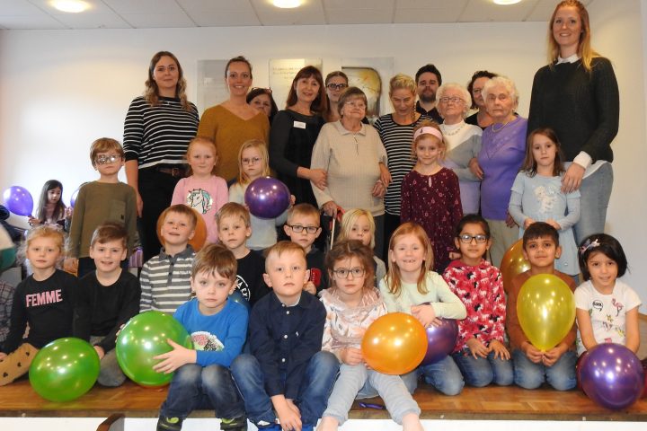 Generationsübergreifende Gymnastik im AWO Altenzentrum Heinsberg 5