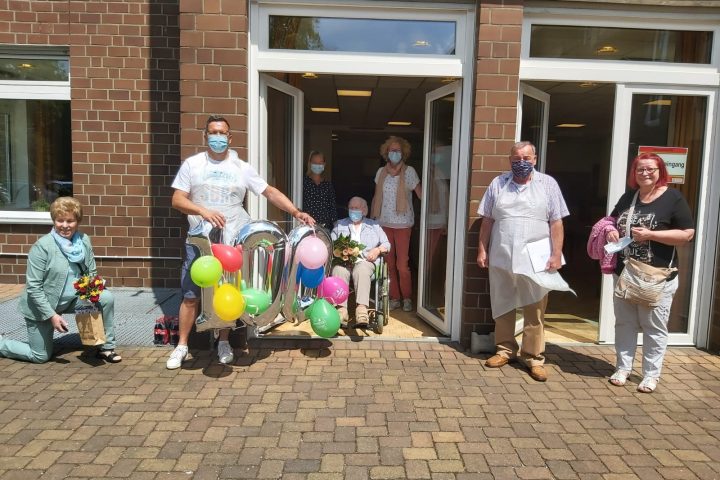 Runder Geburtstag im Altenzentrum Heinsberg. Erna Kummer wird 100 Jahre alt. 3