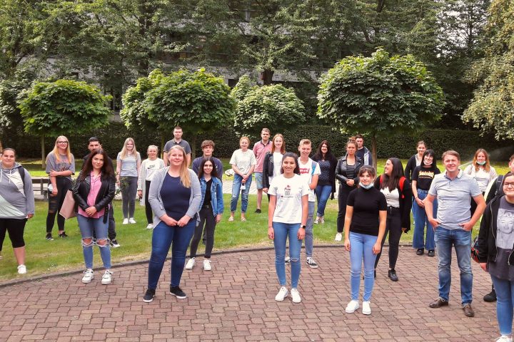 Beginn des ersten Generalistikkurses zur/zum Pflegefachfrau/Pflegefachmann 7