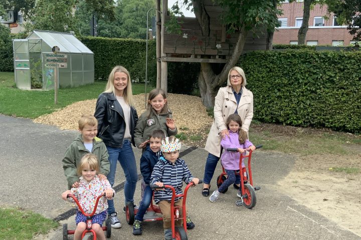 Die AWO-Kita Geilenkirchen-Stadtmitte bedankt sich beim Förderverein für die Erweiterung des "Kita-Fuhrparks" 9