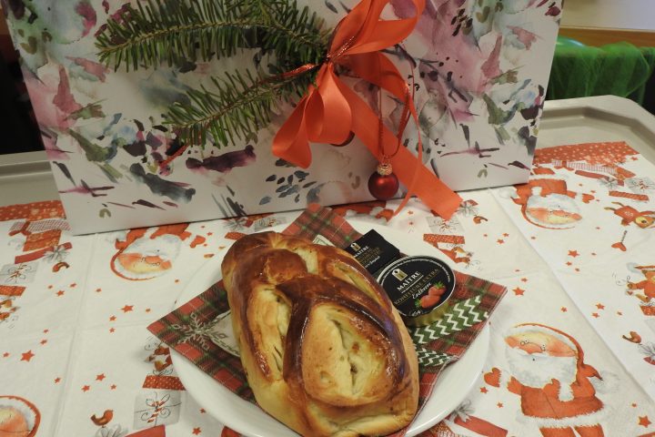 Leckerer Weihnachtsgruß vom Förderverein für die Bewohner des Altenzentrums Heinsberg 4