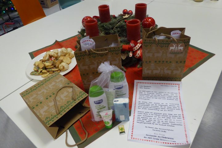Neujahrspräsente vom Förderverein des Carolus Seniorenzentrums 1