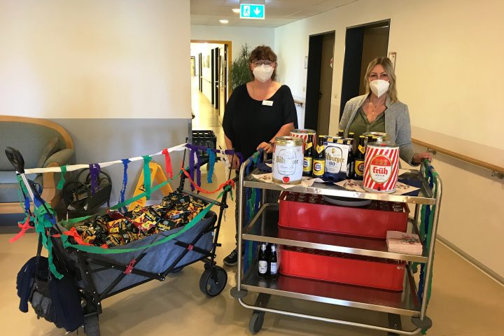 Rosen zum Muttertag und ein kühles Blondes zum Vatertag im AWO-Altenzentrum Heinsberg 5