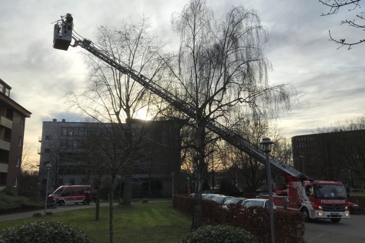 Neujahrsgruß in luftiger Höhe für die Bewohner*innen des AWO-Altenzentrums Heinsberg 10