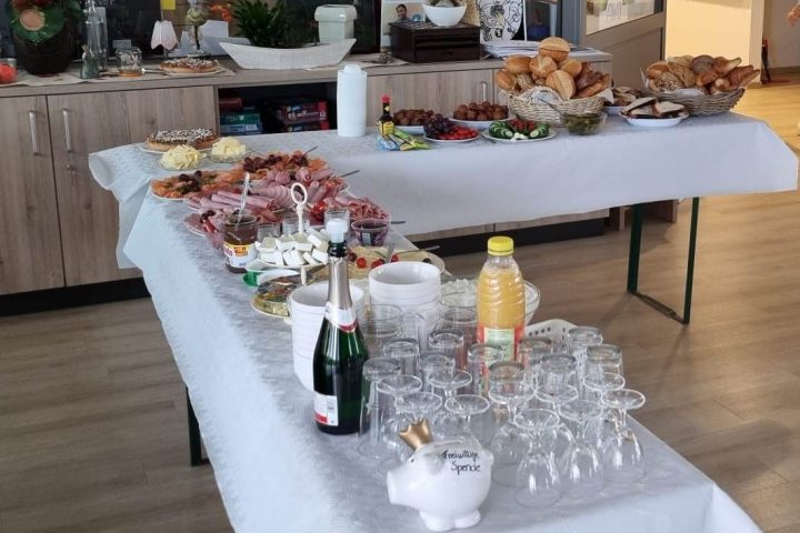 Gemeinsames Sonntagsfrühstück für die Mitglieder vom AWO-Ortsverein Oberbruch 2
