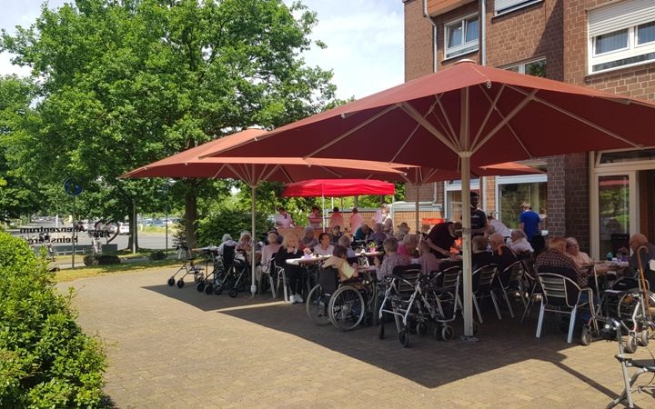 Grillen im AWO Altenzentrum 7