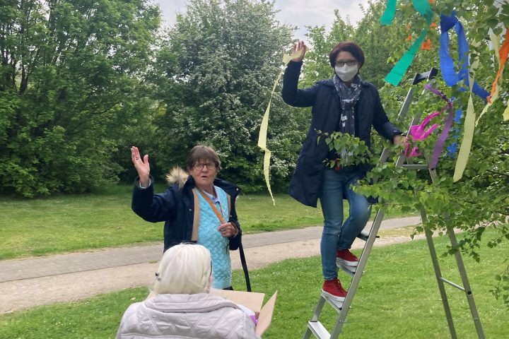 Carolus Seniorenzentrum bereitet Bewohner*innen einen farbenfrohen Start in den Wonnemonat Mai 10