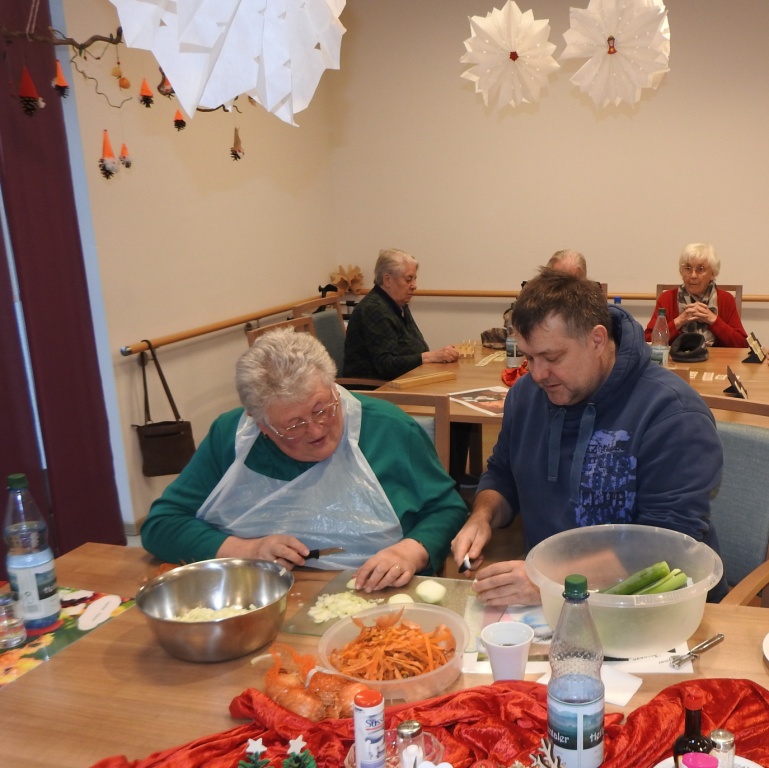 Gemeinsames Kochprojekt in der AWO-Tagespflege Heinsberg 2