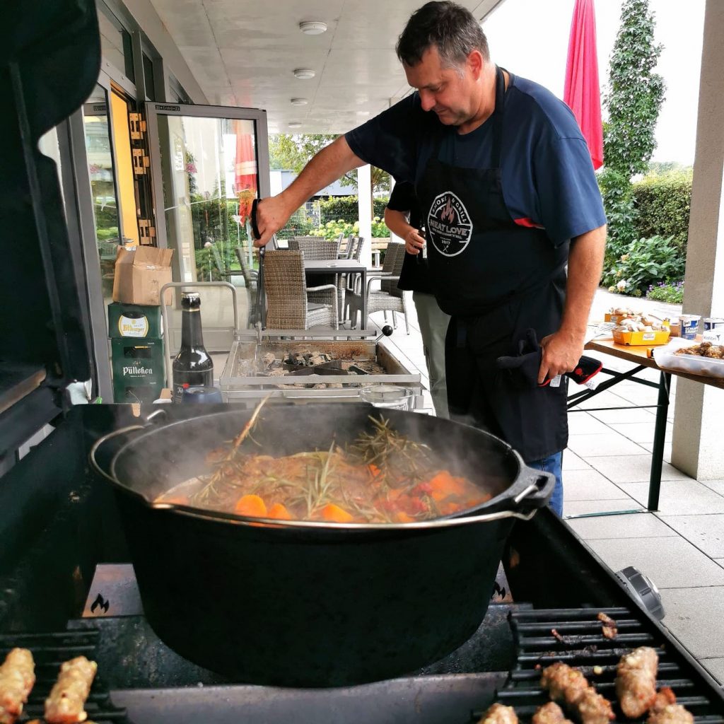 Mitarbeiter-Kochabend auf dem Weber Grill und im Dutch Oven 3