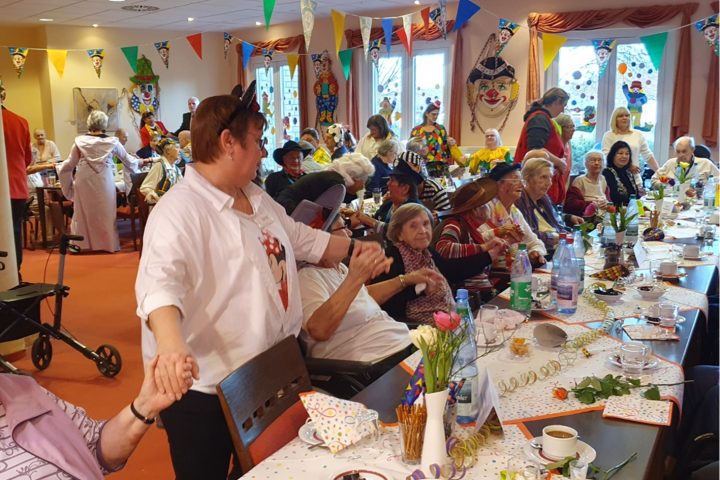 Krönchensitzung im Carolus Seniorenzentrum sorgt für viel Begeisterung 7