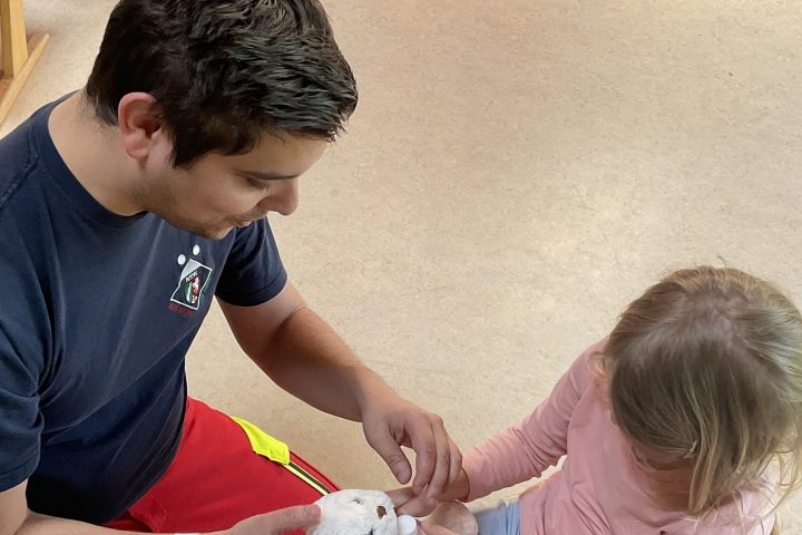 Kinder der AWO Kita Jahnstr leisten Erste Hilfe 5