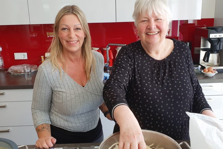 Saisonal und regional - Gemeinsames Kochen in der AWO Tagespflege Heinsberg 1
