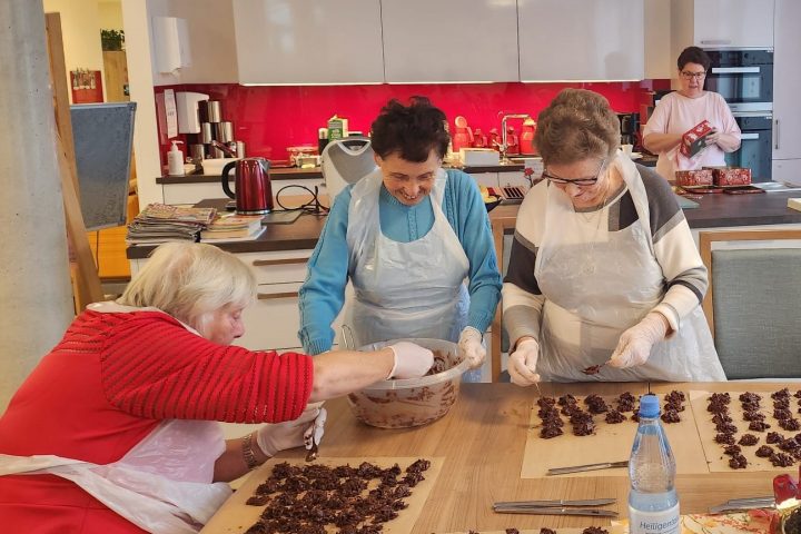 Weihnachtsbäckerei in der AWO Tagespflege 5