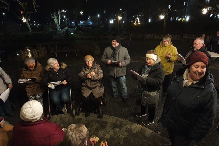 Vorweihnachtliches Singen im AWO Park 1