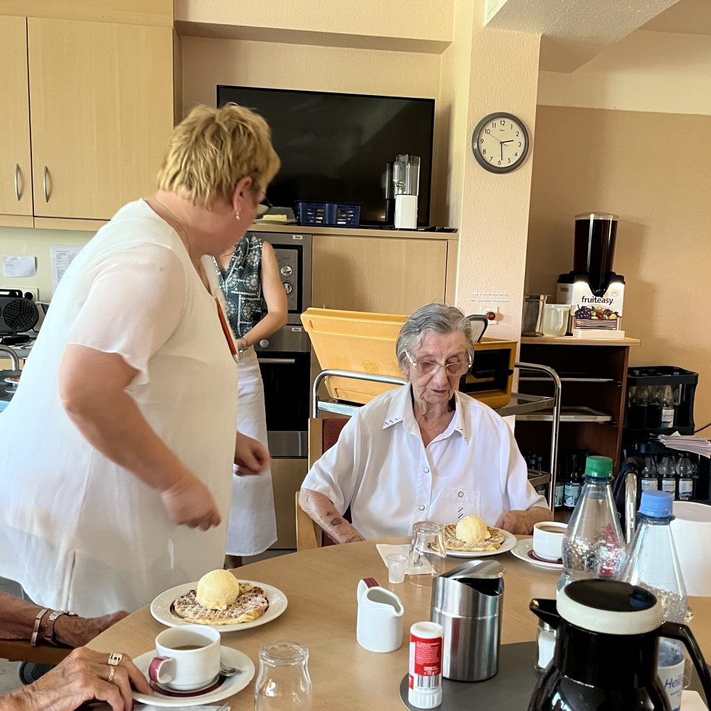 Sommerfreuden im Carolus Seniorenzentrum Übach-Palenberg 4