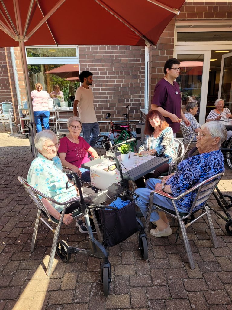 Grillfest für die Bewohner des AWO AZ Heinsberg 4