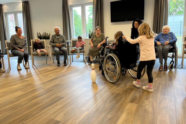 AWO Kita und Carolus Seniorenzentrum Übach-Palenberg starten "Generationstreff" 3