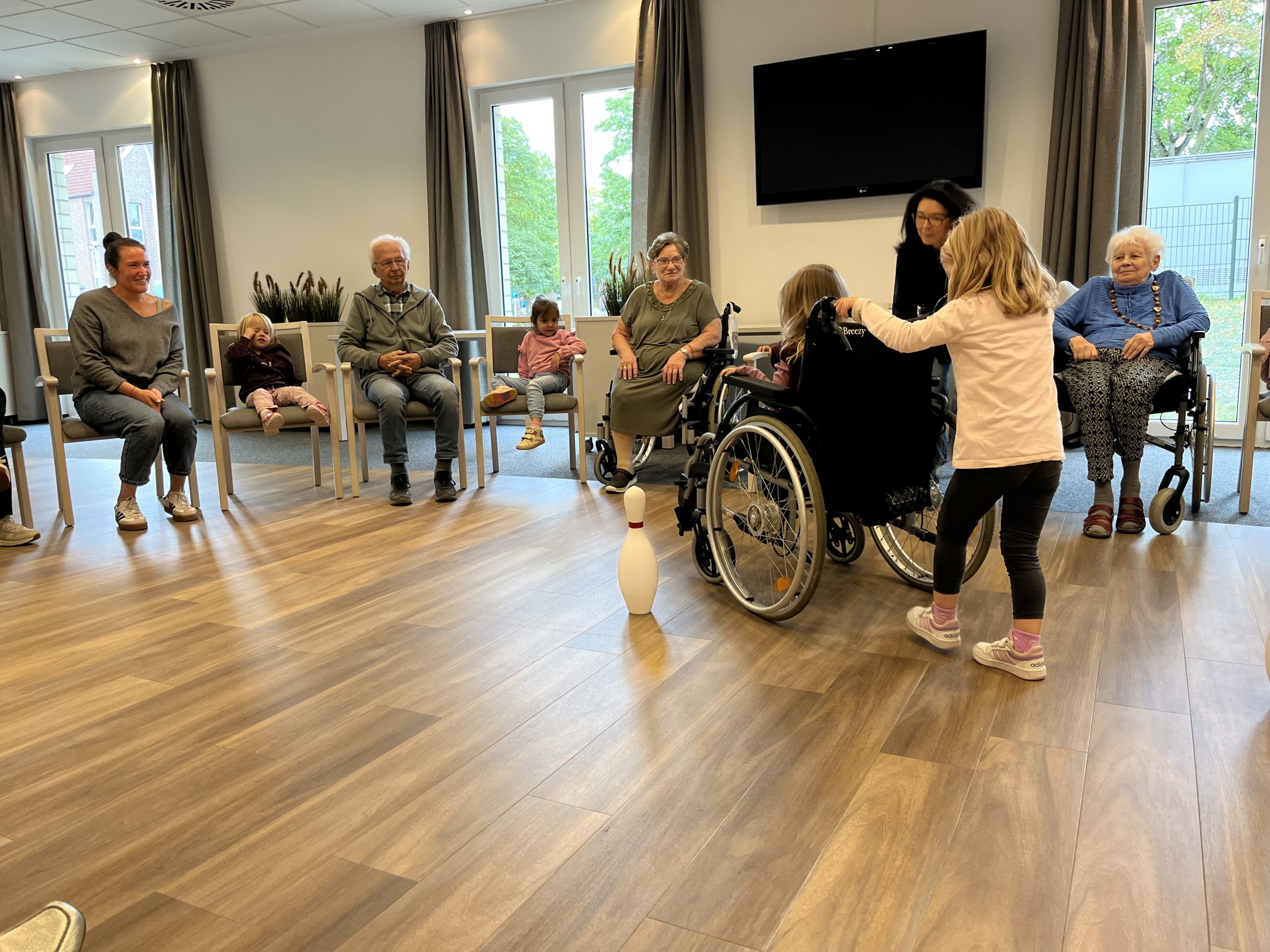 AWO Kita und Carolus Seniorenzentrum Übach-Palenberg starten "Generationstreff" 1 AWO Kita und Carolus Seniorenzentrum Übach-Palenberg starten "Generationstreff" 1
