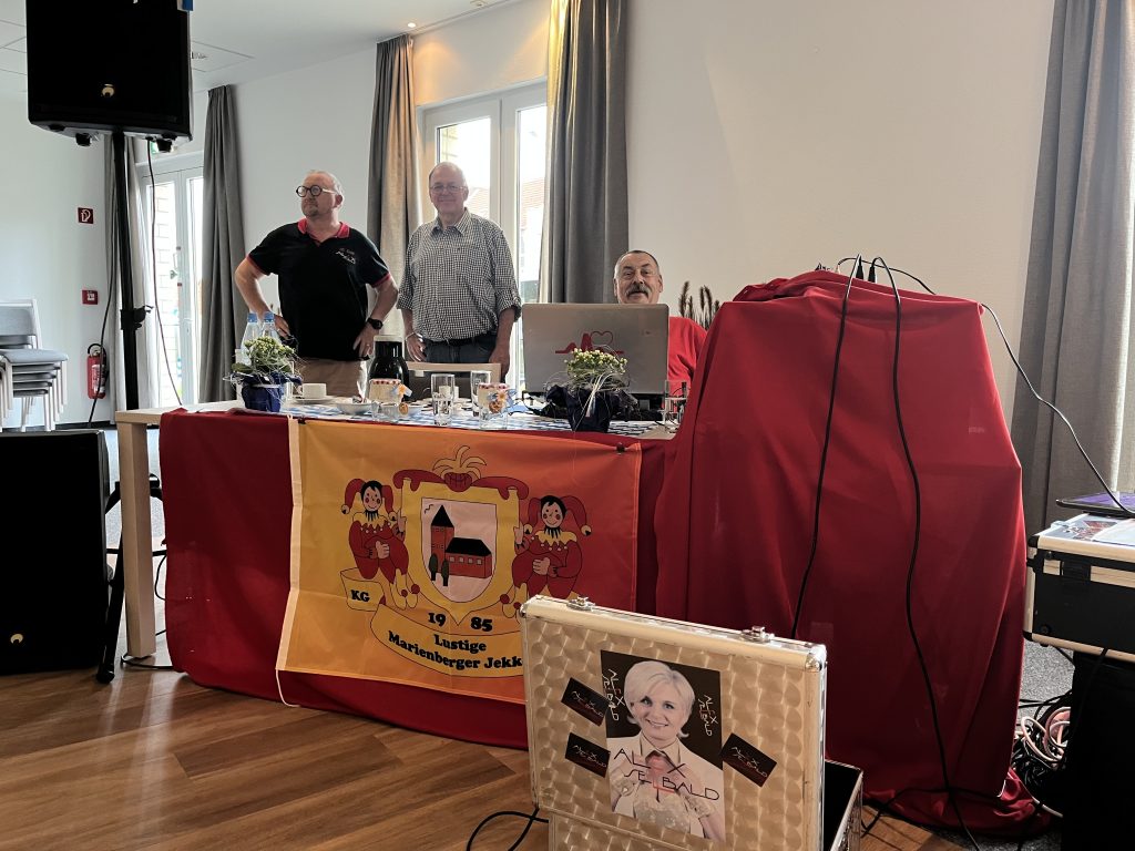 O´zapft is- Oktoberfest im AWO Carolus Seniorenzentrum 4 O´zapft is- Oktoberfest im AWO Carolus Seniorenzentrum 4