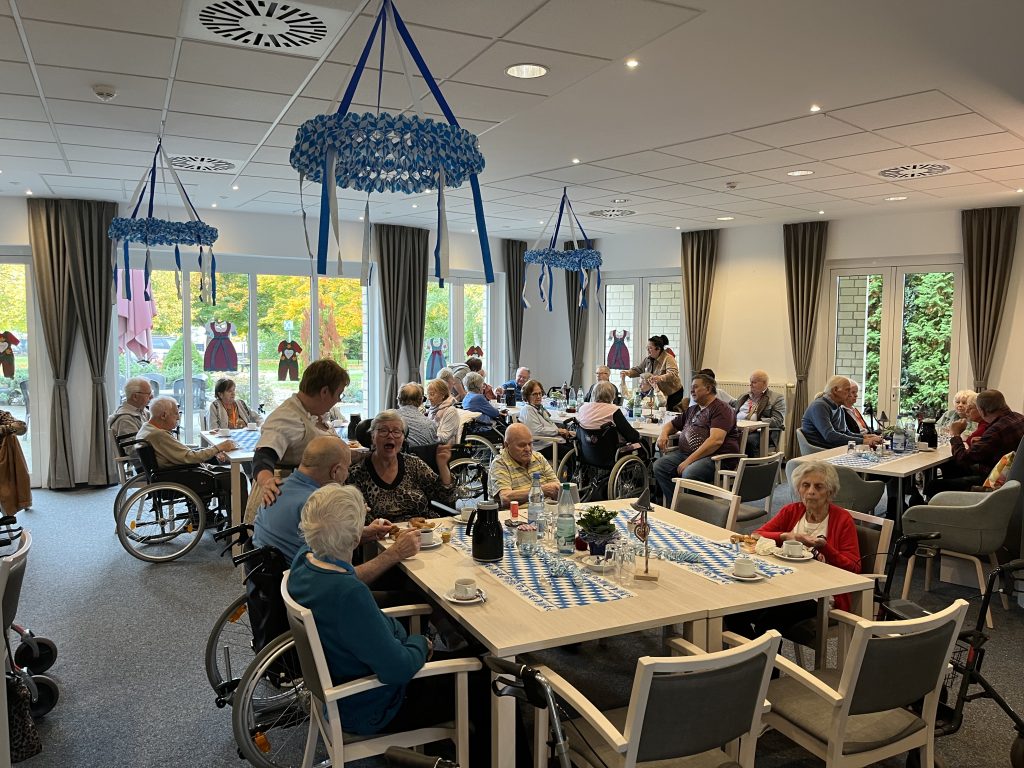 O´zapft is- Oktoberfest im AWO Carolus Seniorenzentrum 2 O´zapft is- Oktoberfest im AWO Carolus Seniorenzentrum 2