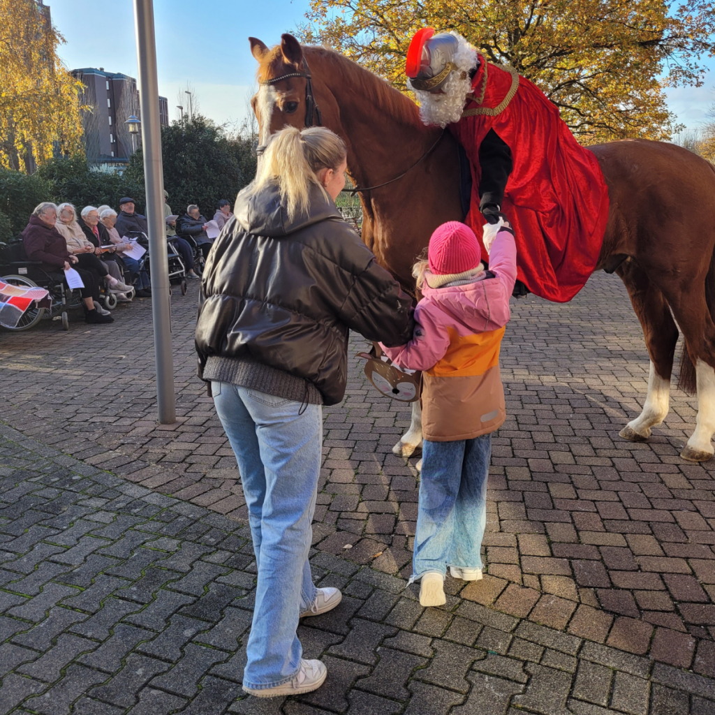 St. Martin im AWO Altenzentrum Heinsberg: Tradition, Begegnung und ein vertrautes Pferd 10