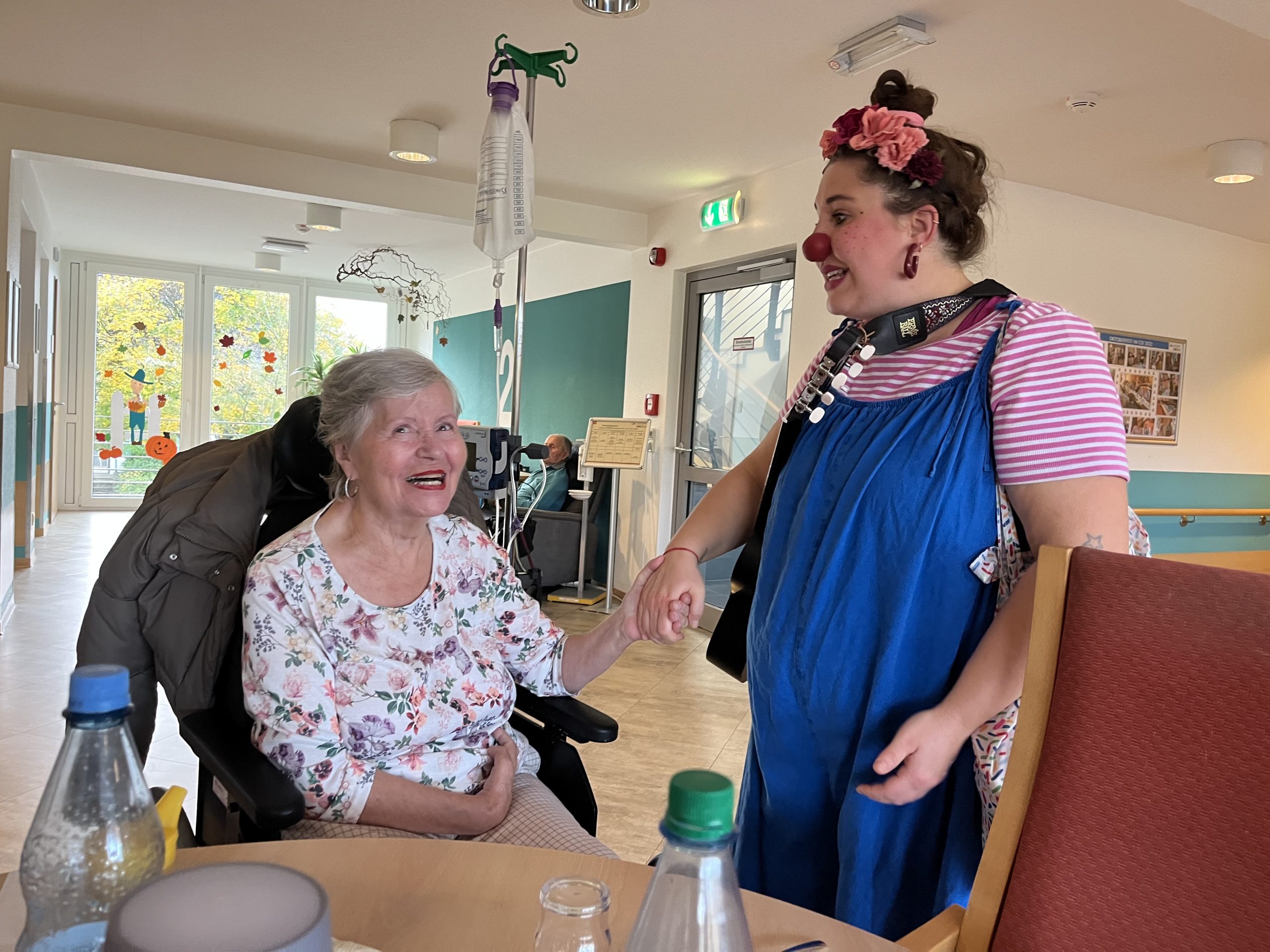 Wenn Lachen zur Medizin wird – Klinikclowns im Carolus Seniorenzentrum 1