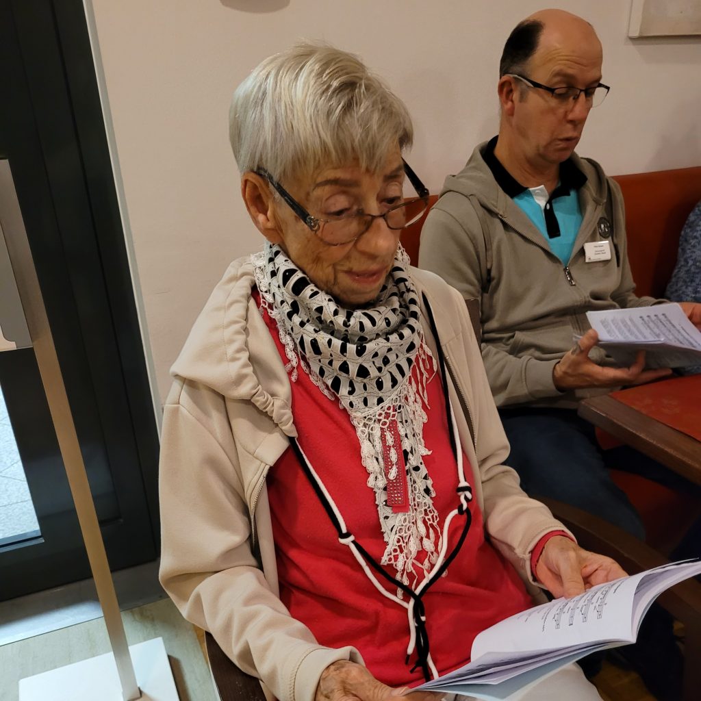 AWO Altenzentrum Heinsberg öffnet sein Fester für den Stadtadventskalender 4 AWO Altenzentrum Heinsberg öffnet sein Fester für den Stadtadventskalender 4