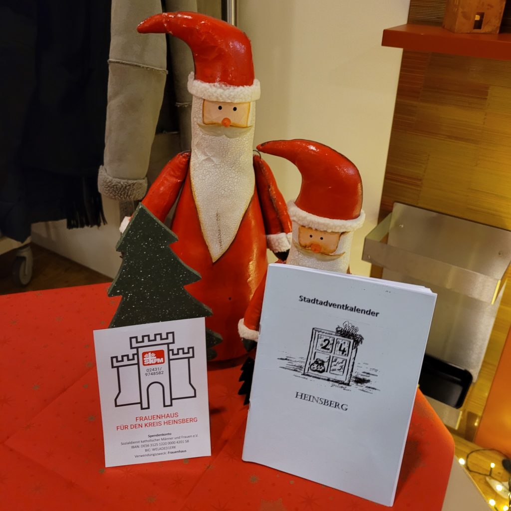 AWO Altenzentrum Heinsberg öffnet sein Fester für den Stadtadventskalender 5 AWO Altenzentrum Heinsberg öffnet sein Fester für den Stadtadventskalender 5