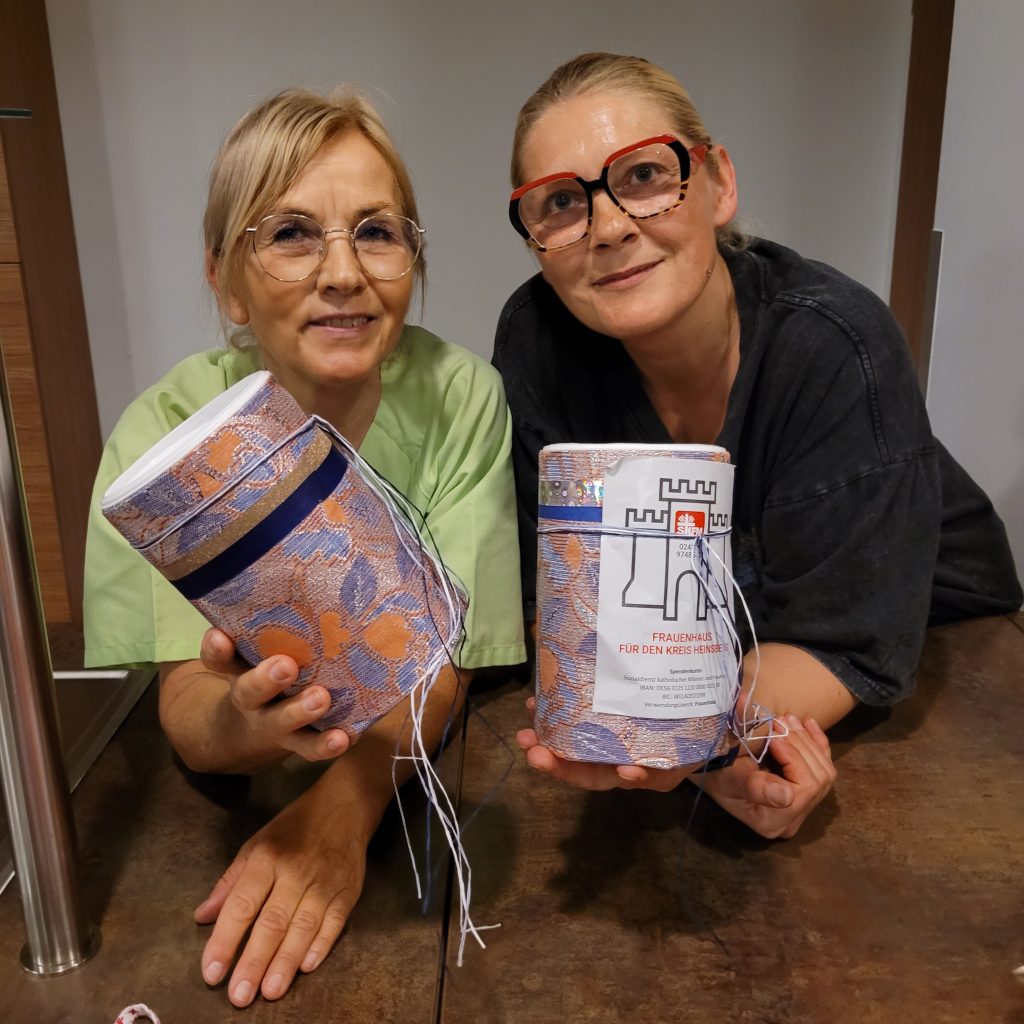 AWO Altenzentrum Heinsberg öffnet sein Fester für den Stadtadventskalender 6 AWO Altenzentrum Heinsberg öffnet sein Fester für den Stadtadventskalender 6