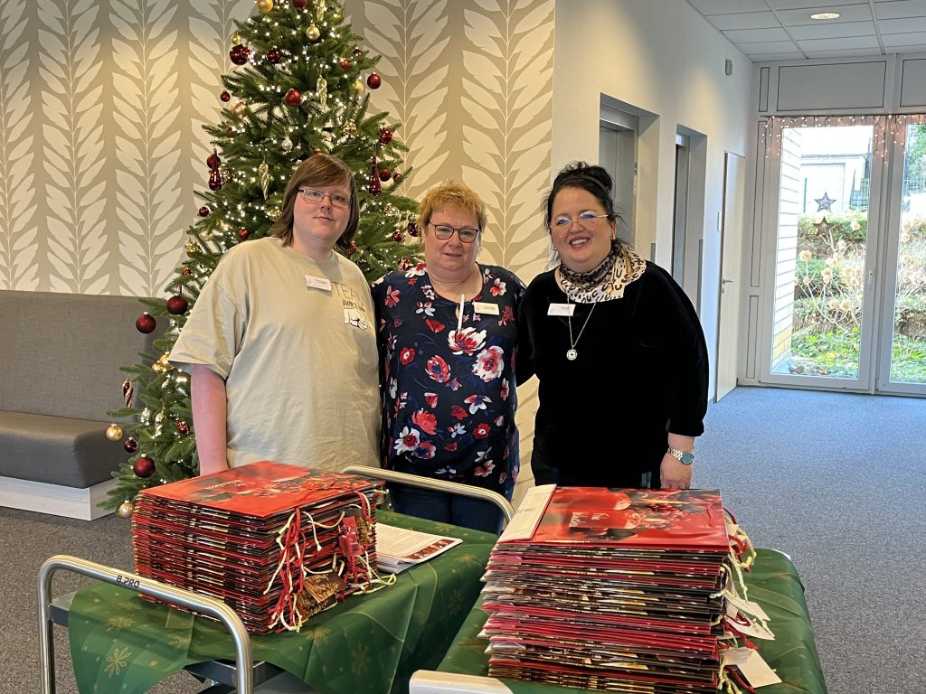 Förderverein bringt Neujahrsgrüße ins AWO Carolus Seniorenzentrum 2 Förderverein bringt Neujahrsgrüße ins AWO Carolus Seniorenzentrum 2