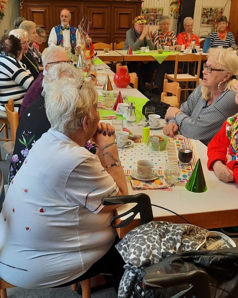 Altweiber-Party beim AWO-Ortsverein Palenberg 2 Altweiber-Party beim AWO-Ortsverein Palenberg 2