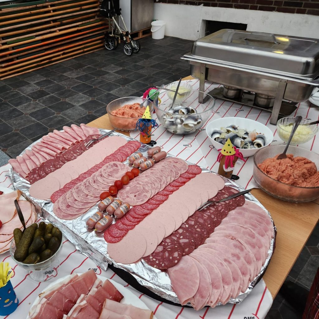 Altweiberfrühstück beim AWO Ortsverein Boscheln – Ein Hoch auf das Vereinsleben 3 Altweiberfrühstück beim AWO Ortsverein Boscheln – Ein Hoch auf das Vereinsleben 3