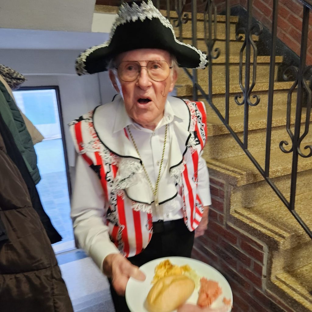 Altweiberfrühstück beim AWO Ortsverein Boscheln – Ein Hoch auf das Vereinsleben 5 Altweiberfrühstück beim AWO Ortsverein Boscheln – Ein Hoch auf das Vereinsleben 5