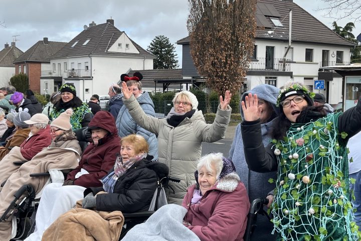 AWO Gemeinsam zum Rosenmontagszug nach Übach-Palenberg 1
