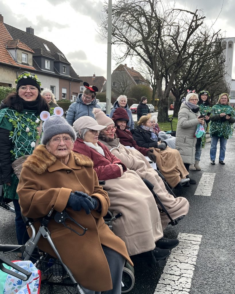 AWO Gemeinsam zum Rosenmontagszug nach Übach-Palenberg 2