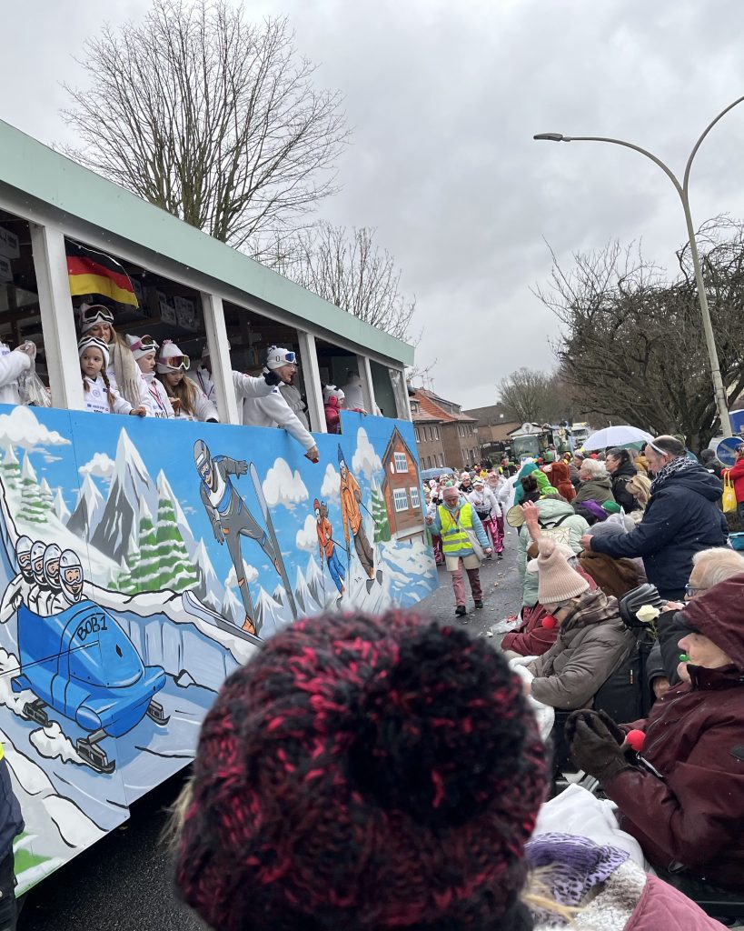 AWO Gemeinsam zum Rosenmontagszug nach Übach-Palenberg 6