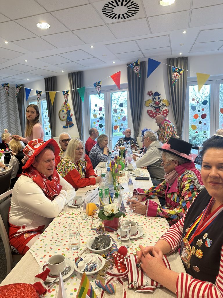 Krönchensitzung im AWO Carolus Seniorenzentrum 3