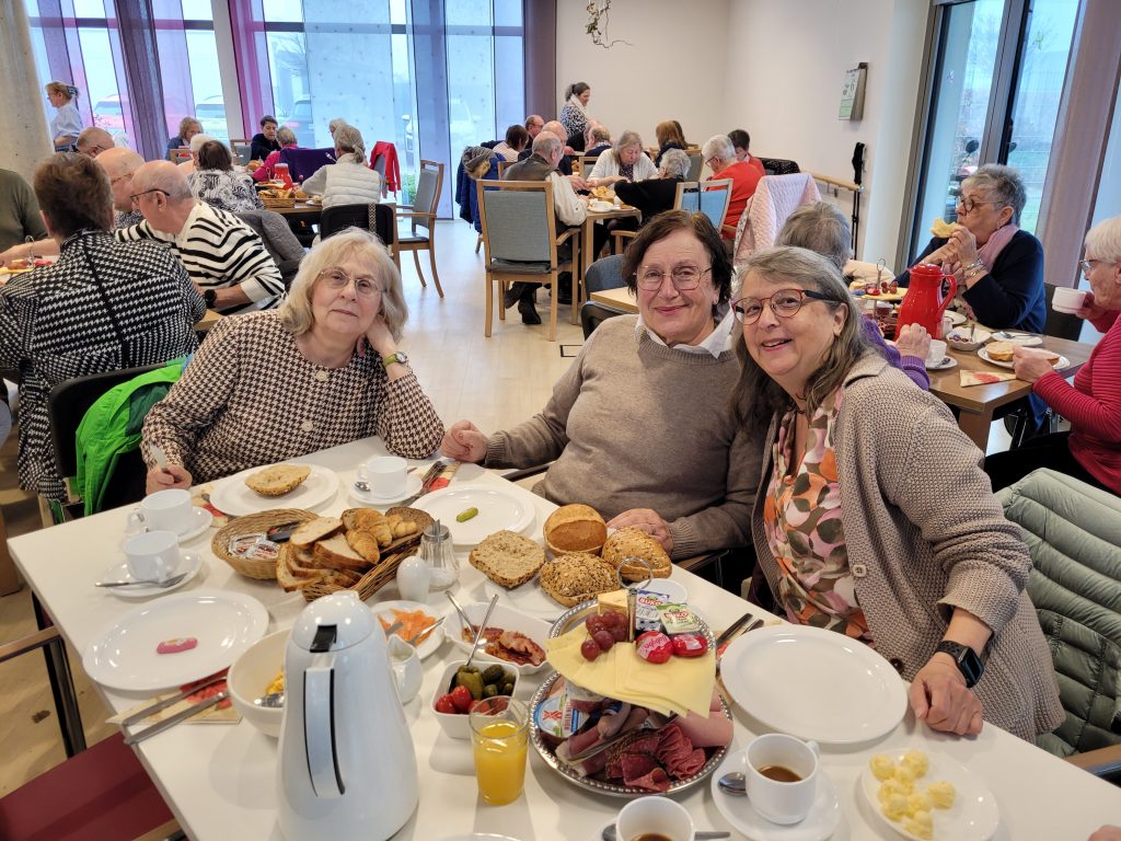 Frühlingsfrühstück und Jahreshauptversammlung beim AWO Ortsverein Oberbruch 7 Frühlingsfrühstück und Jahreshauptversammlung beim AWO Ortsverein Oberbruch 7