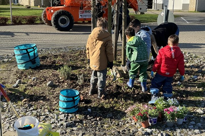 AWO KIta Carlstraße macht sich für den Frühling bereit 1