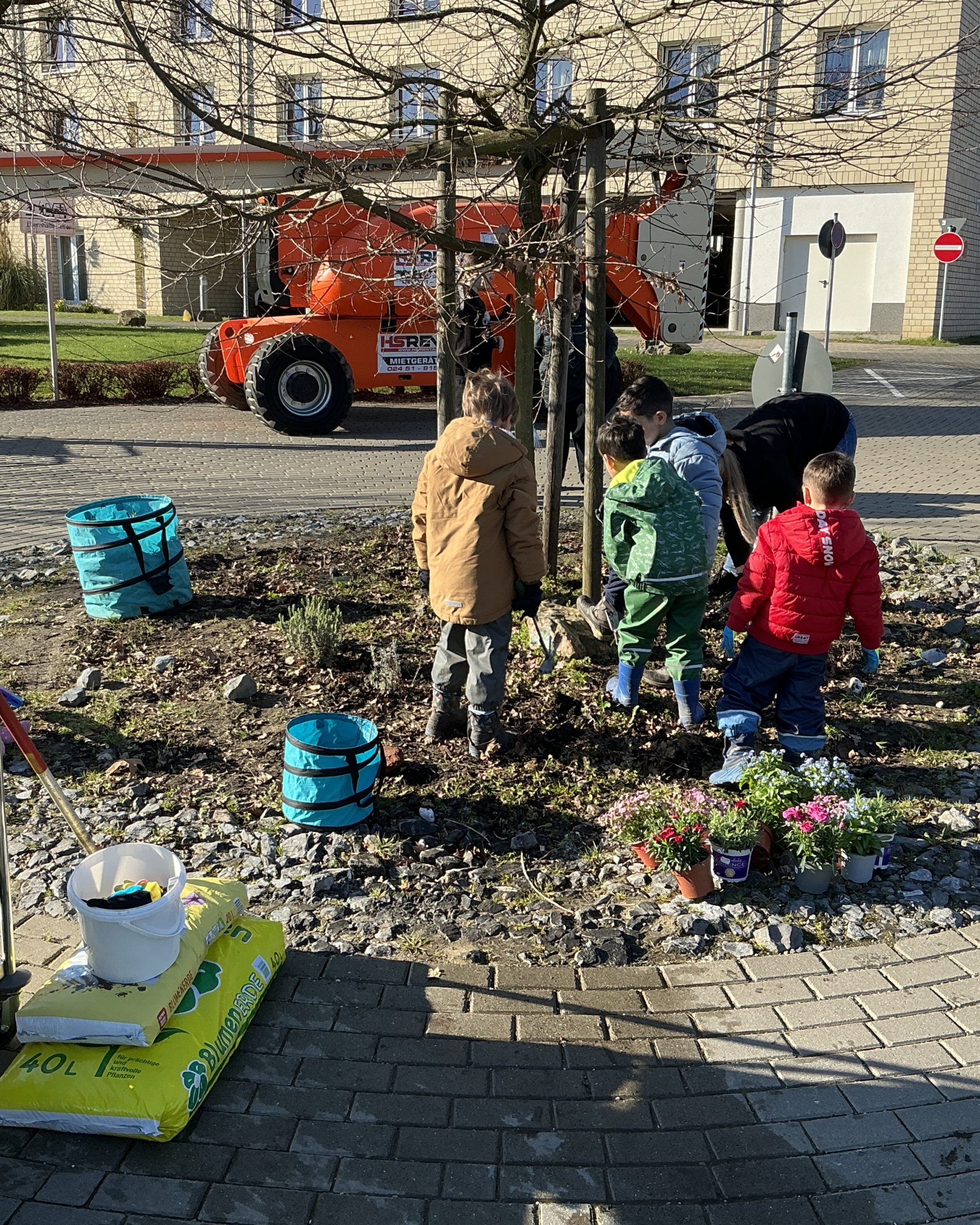 AWO KIta Carlstraße macht sich für den Frühling bereit 1