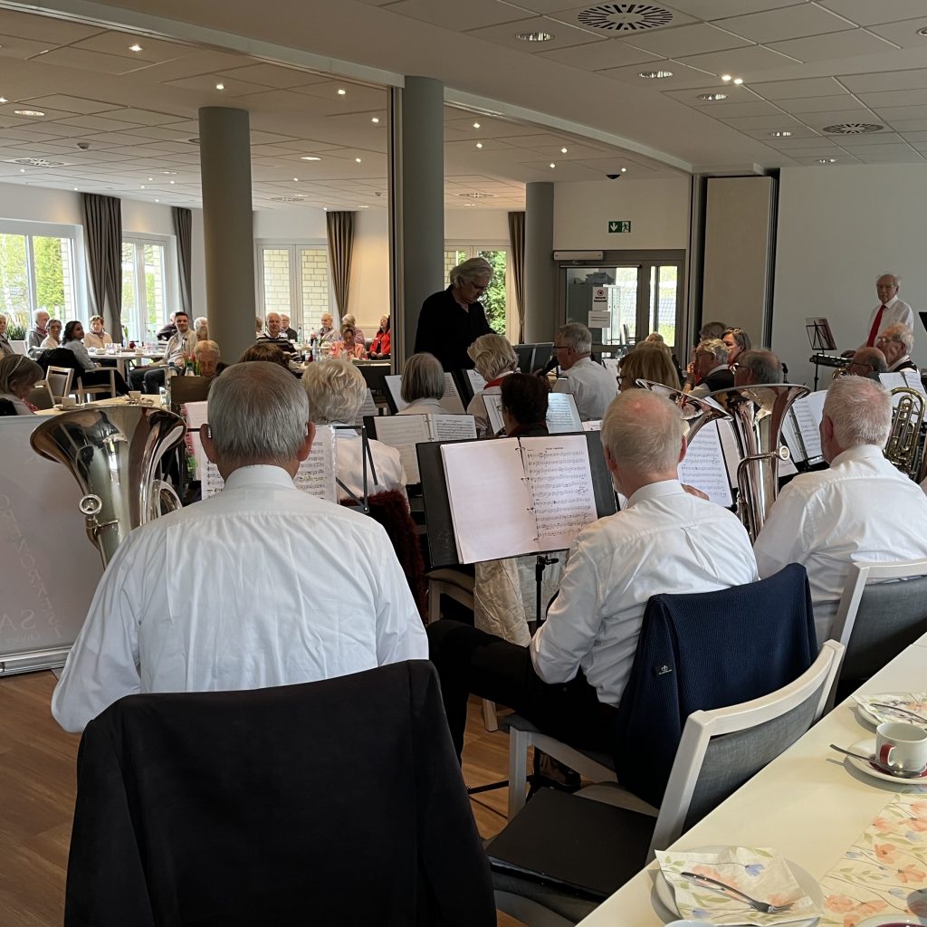 Osterklänge im Carolus Seniorenzentrum - Musik, Gemeinschaft und ein Hauch Frühling 4 Osterklänge im Carolus Seniorenzentrum - Musik, Gemeinschaft und ein Hauch Frühling 3