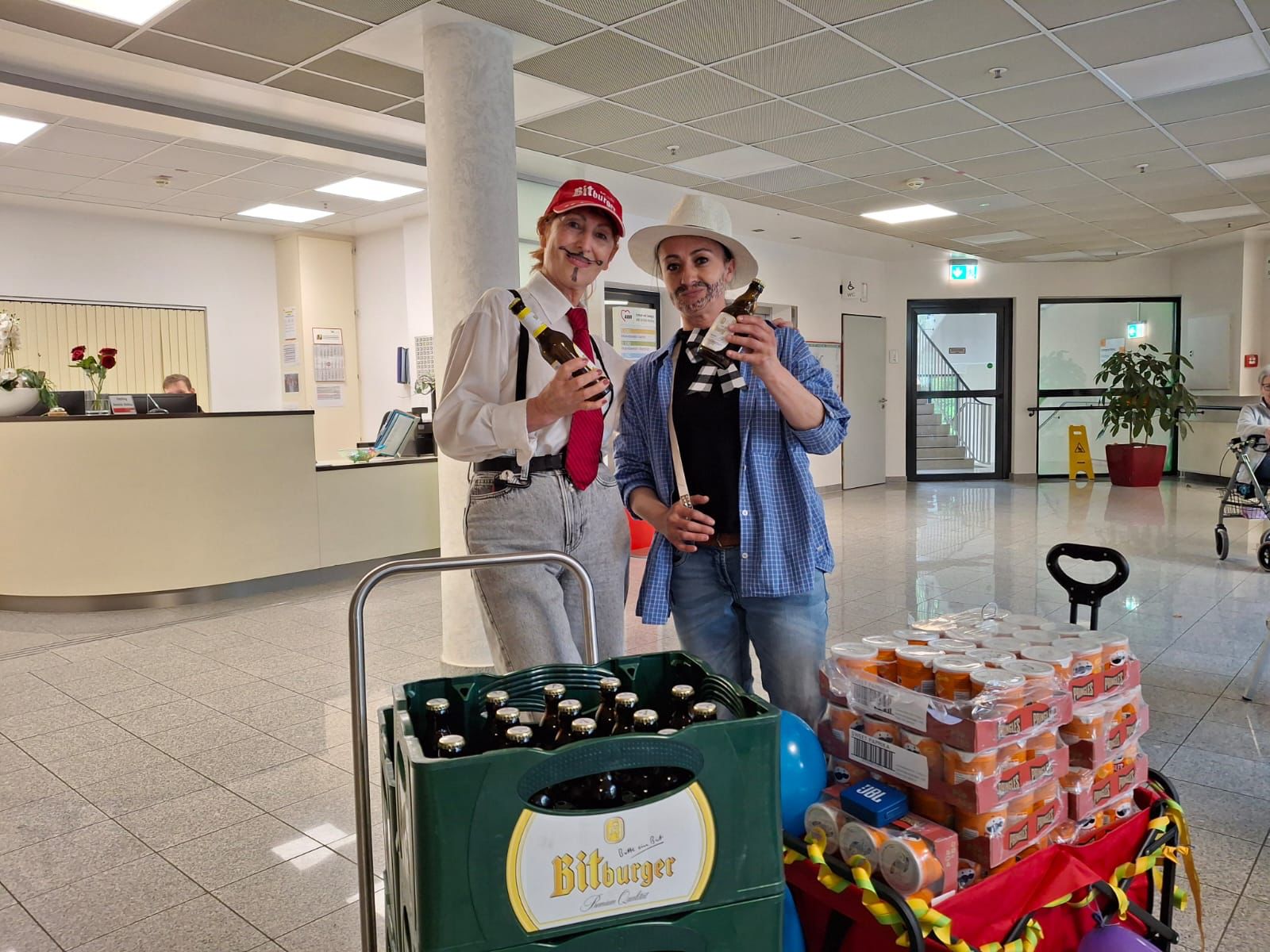 Mit Bollerwagen und Begegnungen – ein besonderer Vatertag in unseren stationären Pflegeeinrichtungen 1