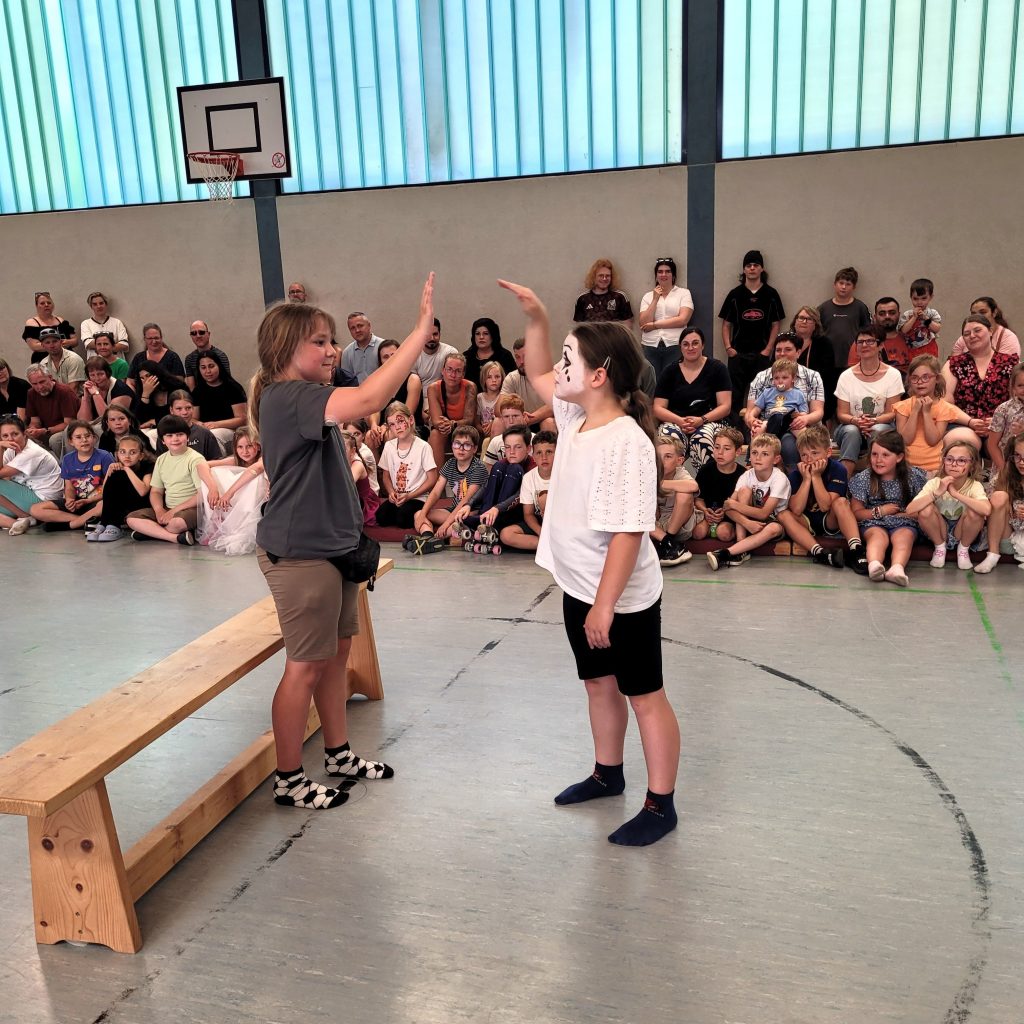Talentshow der OGS Scherpenseel sorgt für Begeisterung 9 Talentshow der OGS Scherpenseel sorgt für Begeisterung 9