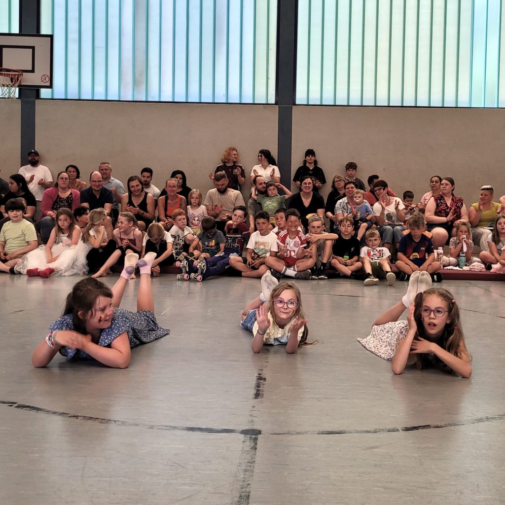 Talentshow der OGS Scherpenseel sorgt für Begeisterung 13 Talentshow der OGS Scherpenseel sorgt für Begeisterung 13