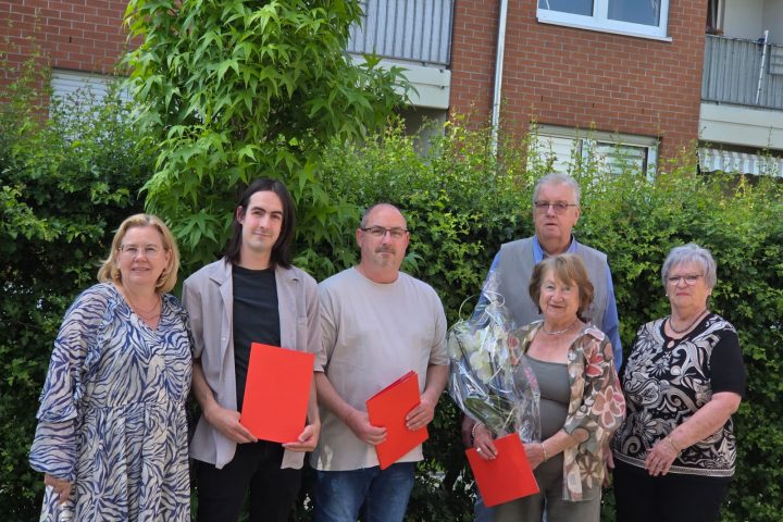 Muttertagscafe voller Herzlichkeit und Anerkennung beim AWO Ortsverein Heinsberg 3