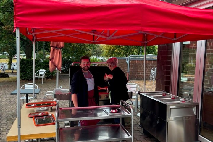 Grillnachmittag im AWO Altenzentrum 1