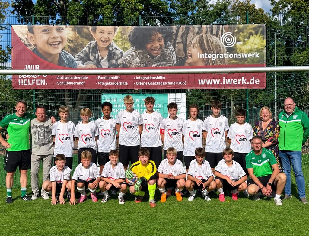 Neue Trikots für die C-Jugend von Eintracht Kempen 2